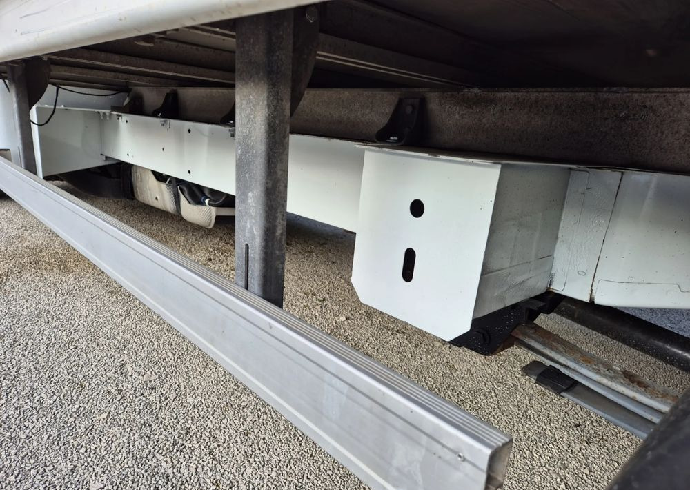 Renault Master 2.3 Plandeka 10 palet Bliźniaki - Utilitaire plateau: photos 4 Renault Master 2.3 Plandeka 10 palet Bliźniaki - Utilitaire plateau: photos 4