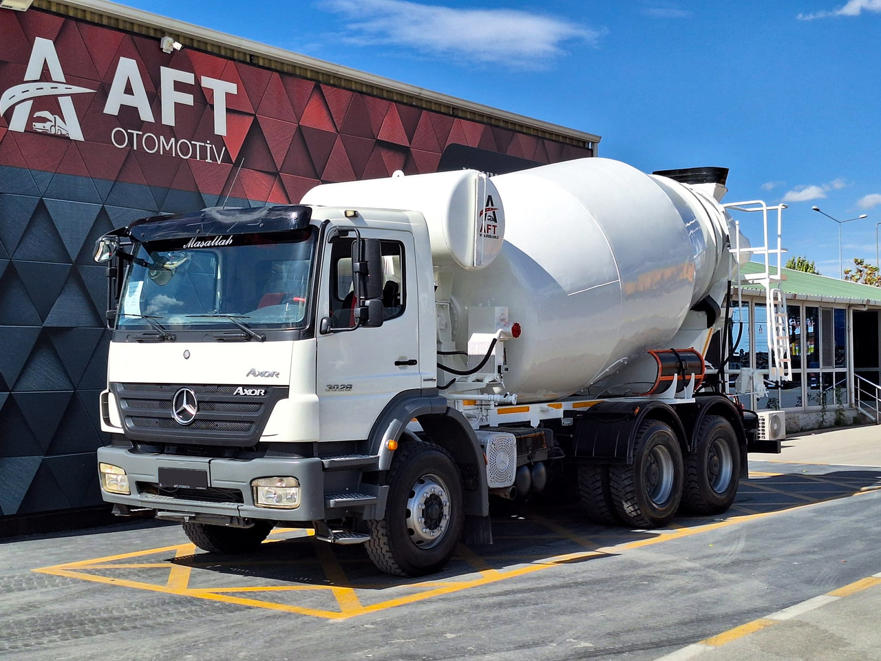 MERCEDES-BENZ AXOR 3028 - Camion malaxeur: photos 1 MERCEDES-BENZ AXOR 3028 - Camion malaxeur: photos 1