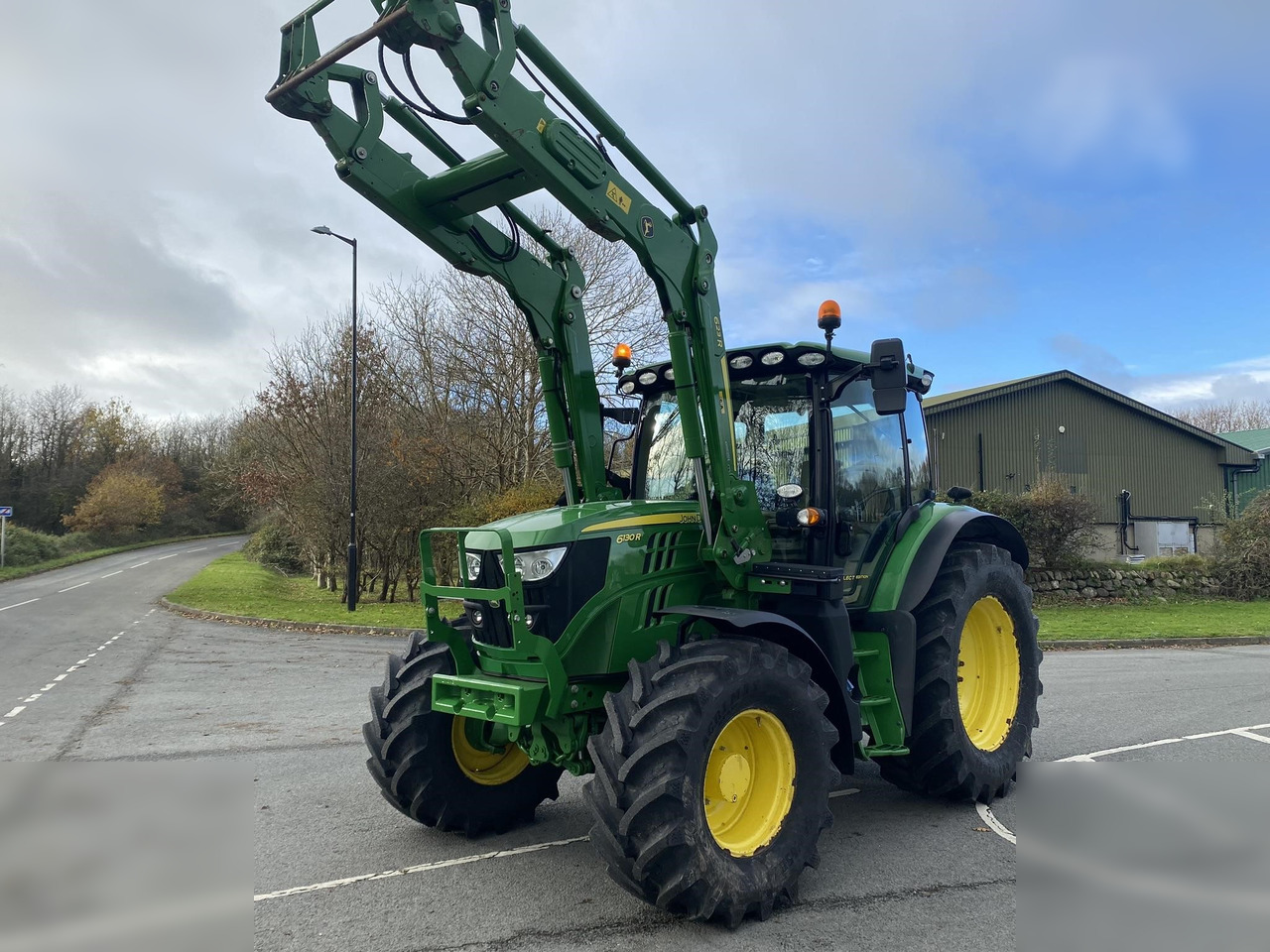 2019 JOHN DEERE 6130R - Tracteur agricole: photos 1 2019 JOHN DEERE 6130R - Tracteur agricole: photos 1