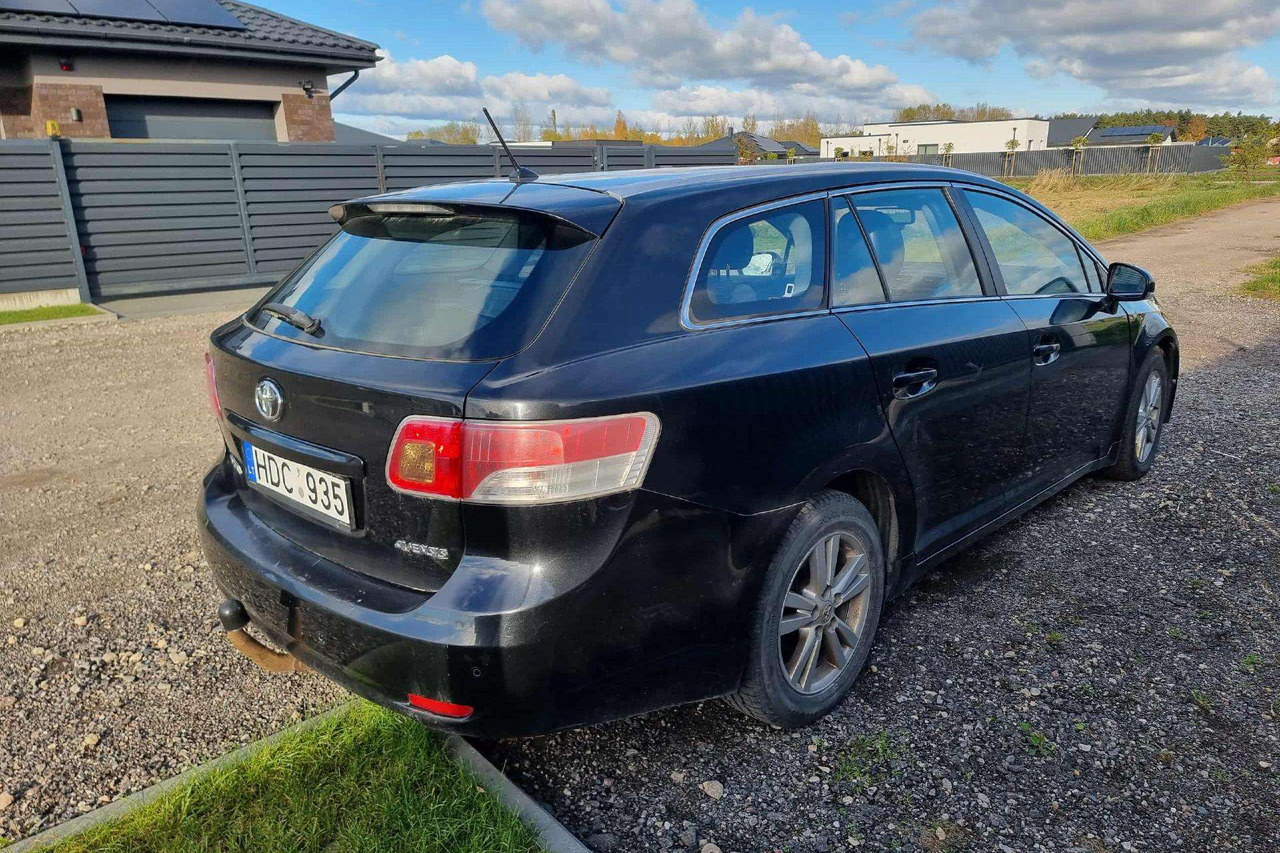 Toyota Avensis - Voiture break: photos 5 Toyota Avensis - Voiture break: photos 5