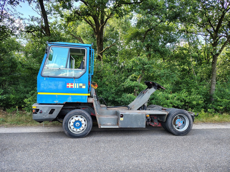 Terberg Yt180 - Tracteur portuaire: photos 2 Terberg Yt180 - Tracteur portuaire: photos 2
