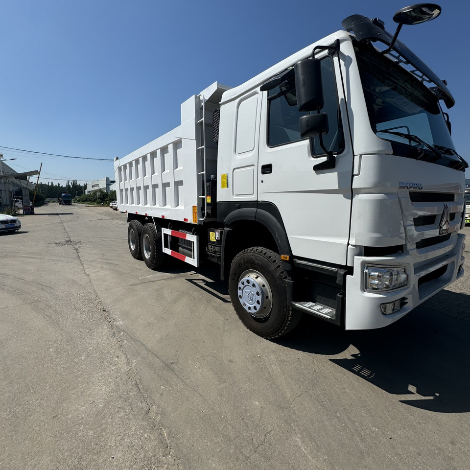 SINOTRUK howo 371 6x4 dump truck - Tombereau: photos 3 SINOTRUK howo 371 6x4 dump truck - Tombereau: photos 3