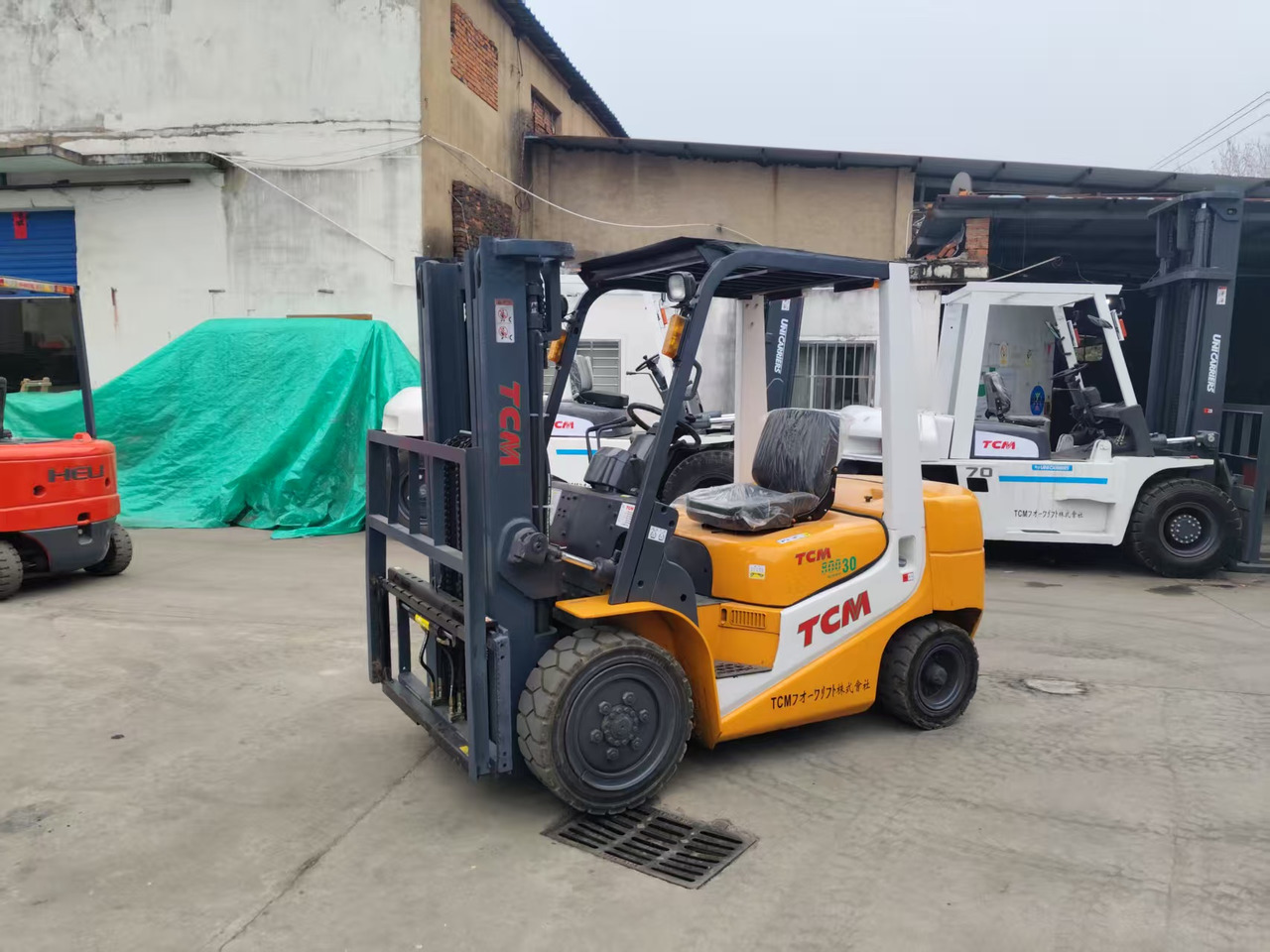 TCM FD30 Japan brand used 3 ton 4.5m diesel forklift Customizable mast clamps - Chariot élévateur diesel: photos 1 TCM FD30 Japan brand used 3 ton 4.5m diesel forklift Customizable mast clamps - Chariot élévateur diesel: photos 1