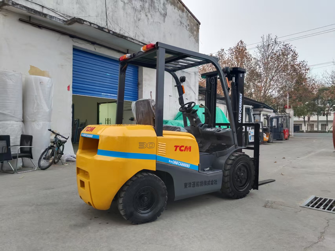 TCM FD30 Japan brand used 3 ton diesel forklift Customizable mast clamps - Chariot élévateur diesel: photos 2 TCM FD30 Japan brand used 3 ton diesel forklift Customizable mast clamps - Chariot élévateur diesel: photos 2