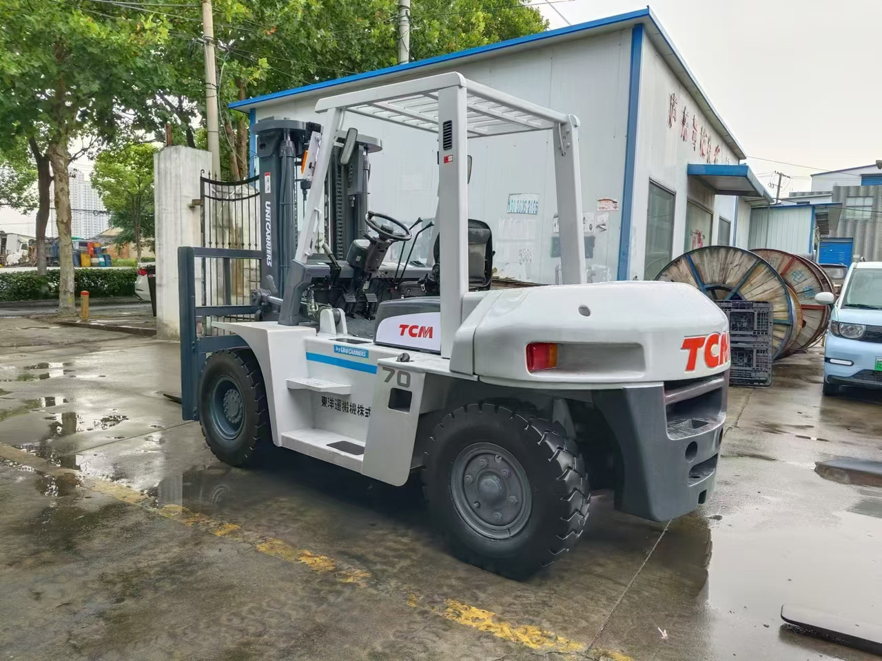 TCM FD70 japan brand 7 ton forklift used Customizable mast clamp side shift - Chariot élévateur diesel: photos 2 TCM FD70 japan brand 7 ton forklift used Customizable mast clamp side shift - Chariot élévateur diesel: photos 2