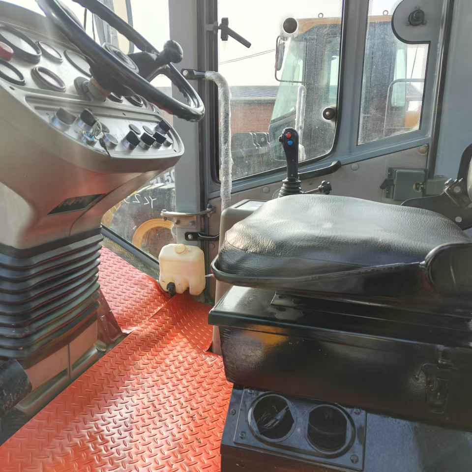 XCMG XS223J used road roller low hours factory price - Rouleau compresseur: photos 4 XCMG XS223J used road roller low hours factory price - Rouleau compresseur: photos 4