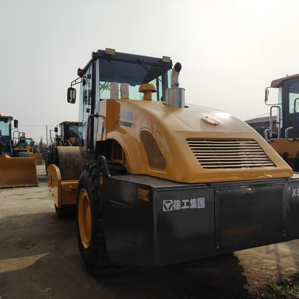 XCMG XS223J used road roller low hours factory price - Rouleau compresseur: photos 2 XCMG XS223J used road roller low hours factory price - Rouleau compresseur: photos 2