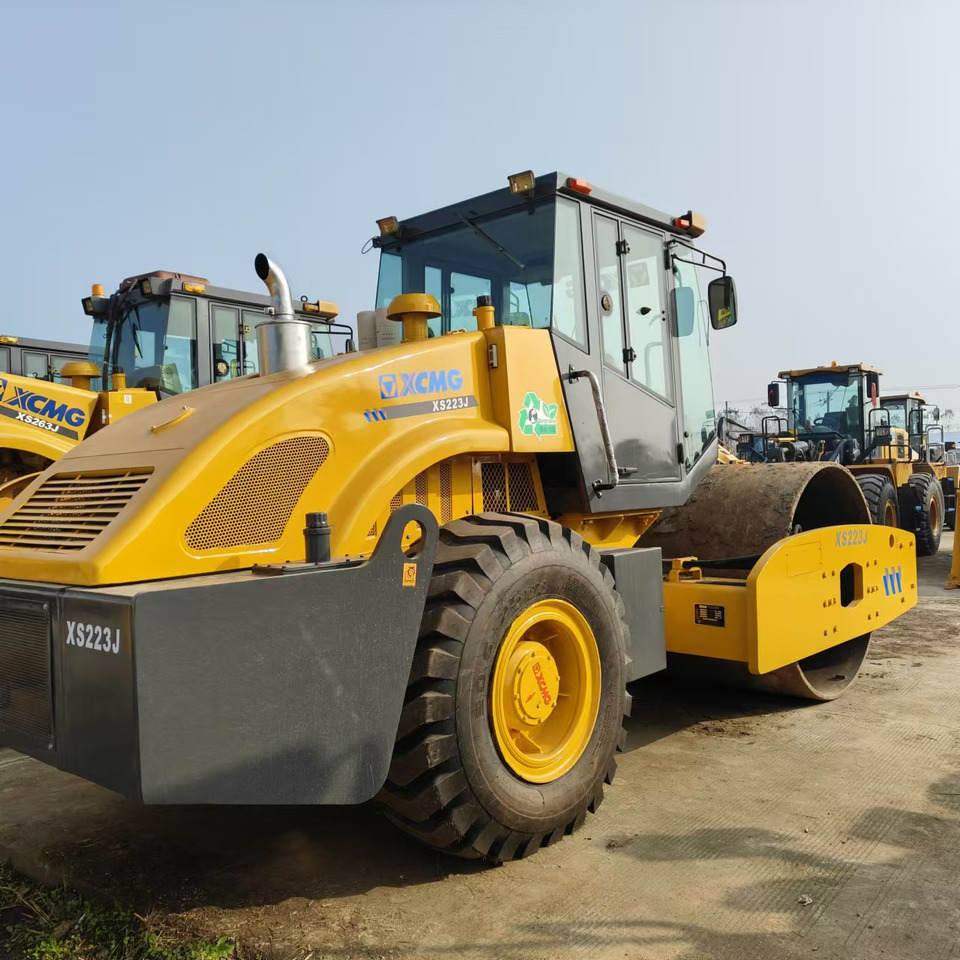 XCMG XS223J used road roller low hours factory price - Rouleau compresseur: photos 3 XCMG XS223J used road roller low hours factory price - Rouleau compresseur: photos 3