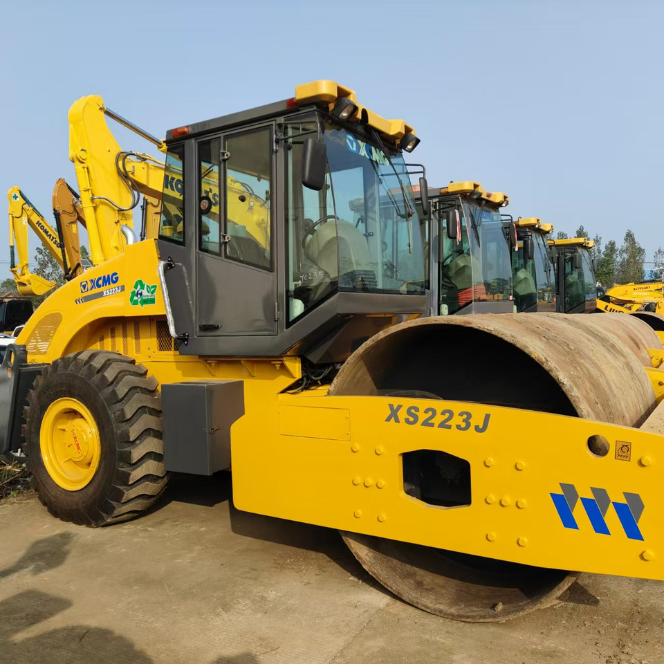 XCMG XS223J used road roller low hours factory price - Rouleau compresseur: photos 1 XCMG XS223J used road roller low hours factory price - Rouleau compresseur: photos 1