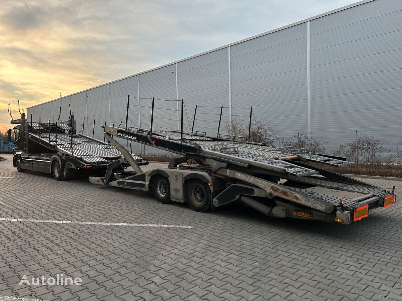 IVECO Stralis 460 + car transporter trailer - Camion porte-voitures: photos 4 IVECO Stralis 460 + car transporter trailer - Camion porte-voitures: photos 4