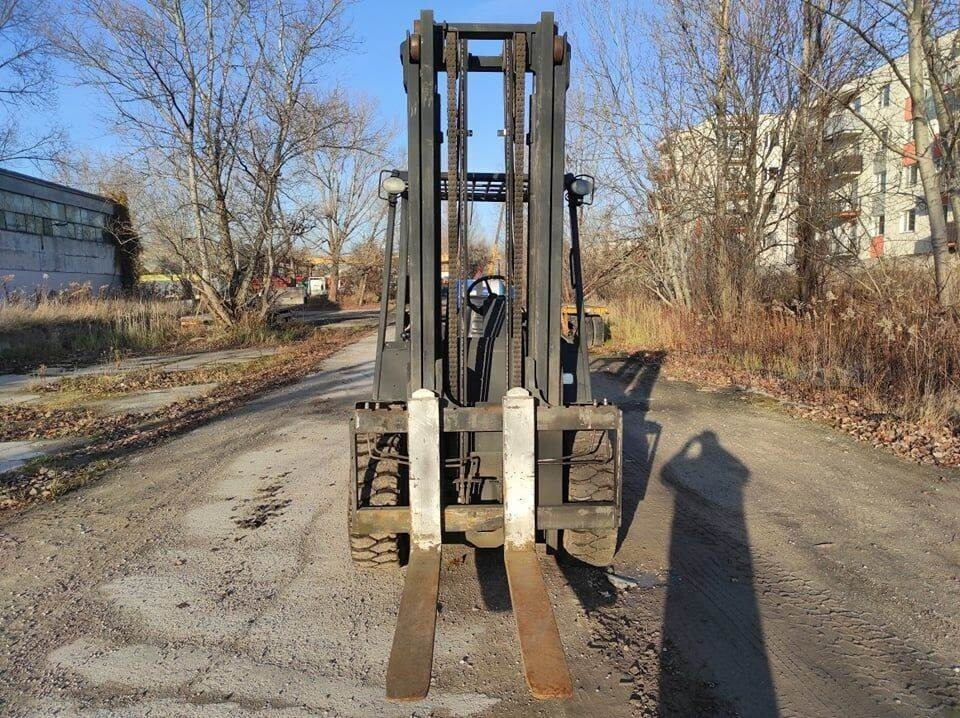 Yale GLP110MJN - Chariot élévateur à gaz: photos 5 Yale GLP110MJN - Chariot élévateur à gaz: photos 5