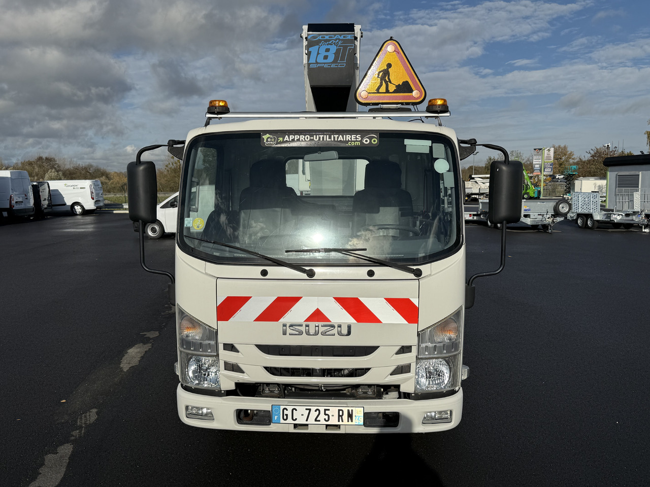 ISUZU M21 SOCAGE 18T NACELLE UTILITAIRES 3T5 - Camion avec nacelle: photos 5 ISUZU M21 SOCAGE 18T NACELLE UTILITAIRES 3T5 - Camion avec nacelle: photos 5