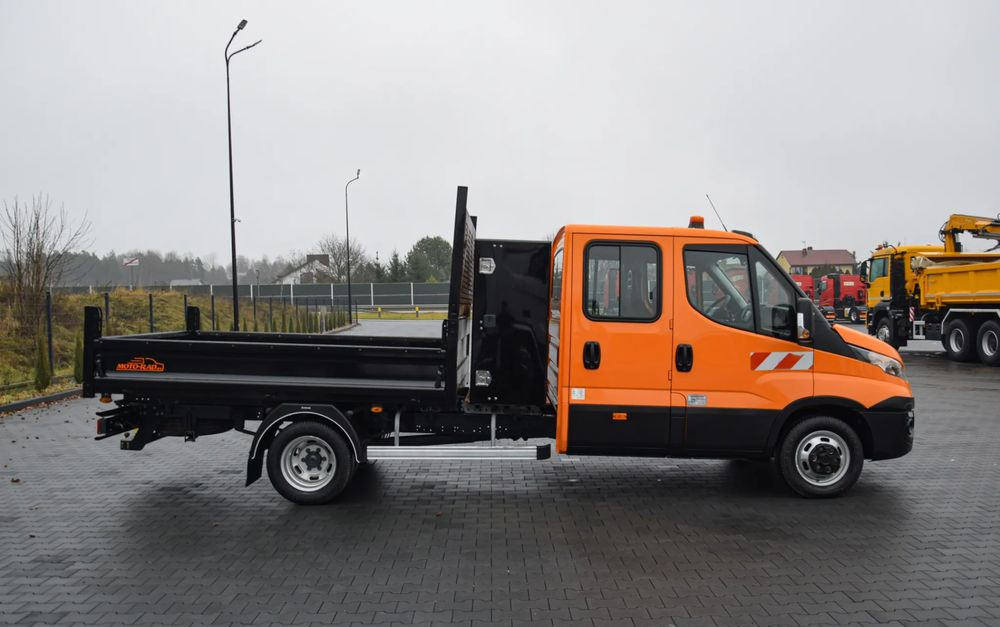 Iveco DAILY 35C16 / 2.3 - 160 KM / BRYGADÓWKA / 6 OSOBOWY / DOSTAWCZE / SKRZYNIA / KLIMA / NAWIGACJA / KAMERA COFANIA / TEMPOMAT / SERWISOWANY / SPROWADZONY - Utilitaire double cabine: photos 4 Iveco DAILY 35C16 / 2.3 - 160 KM / BRYGADÓWKA / 6 OSOBOWY / DOSTAWCZE / SKRZYNIA / KLIMA / NAWIGACJA / KAMERA COFANIA / TEMPOMAT / SERWISOWANY / SPROWADZONY - Utilitaire double cabine: photos 4
