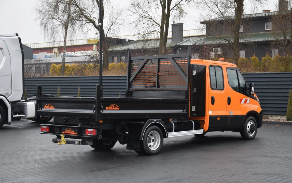 Iveco DAILY 35C16 / 2.3 - 160 KM / BRYGADÓWKA / 6 OSOBOWY / DOSTAWCZE / SKRZYNIA / KLIMA / NAWIGACJA / KAMERA COFANIA / TEMPOMAT / SERWISOWANY / SPROWADZONY - Utilitaire double cabine: photos 5 Iveco DAILY 35C16 / 2.3 - 160 KM / BRYGADÓWKA / 6 OSOBOWY / DOSTAWCZE / SKRZYNIA / KLIMA / NAWIGACJA / KAMERA COFANIA / TEMPOMAT / SERWISOWANY / SPROWADZONY - Utilitaire double cabine: photos 5