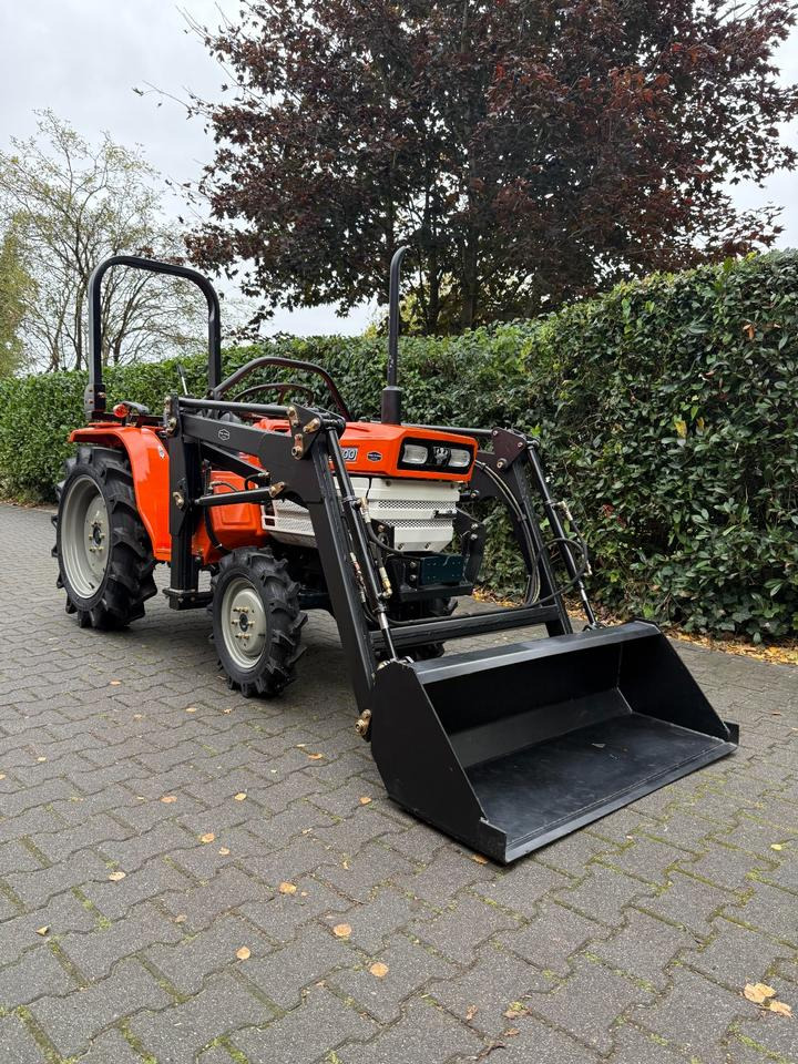 Kleintraktor Kubota B1600 mit Frontlader ab 125 € pro Monat. - Micro tracteur: photos 2 Kleintraktor Kubota B1600 mit Frontlader ab 125 € pro Monat. - Micro tracteur: photos 2