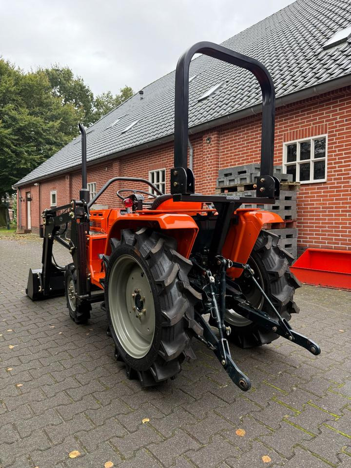 Kleintraktor Kubota B1600 mit Frontlader ab 125 € pro Monat. - Micro tracteur: photos 3 Kleintraktor Kubota B1600 mit Frontlader ab 125 € pro Monat. - Micro tracteur: photos 3