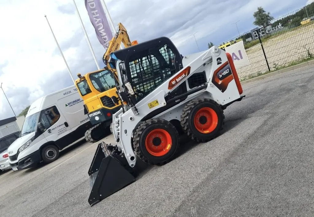 BOBCAT S450 - Mini chargeuse: photos 1 BOBCAT S450 - Mini chargeuse: photos 1