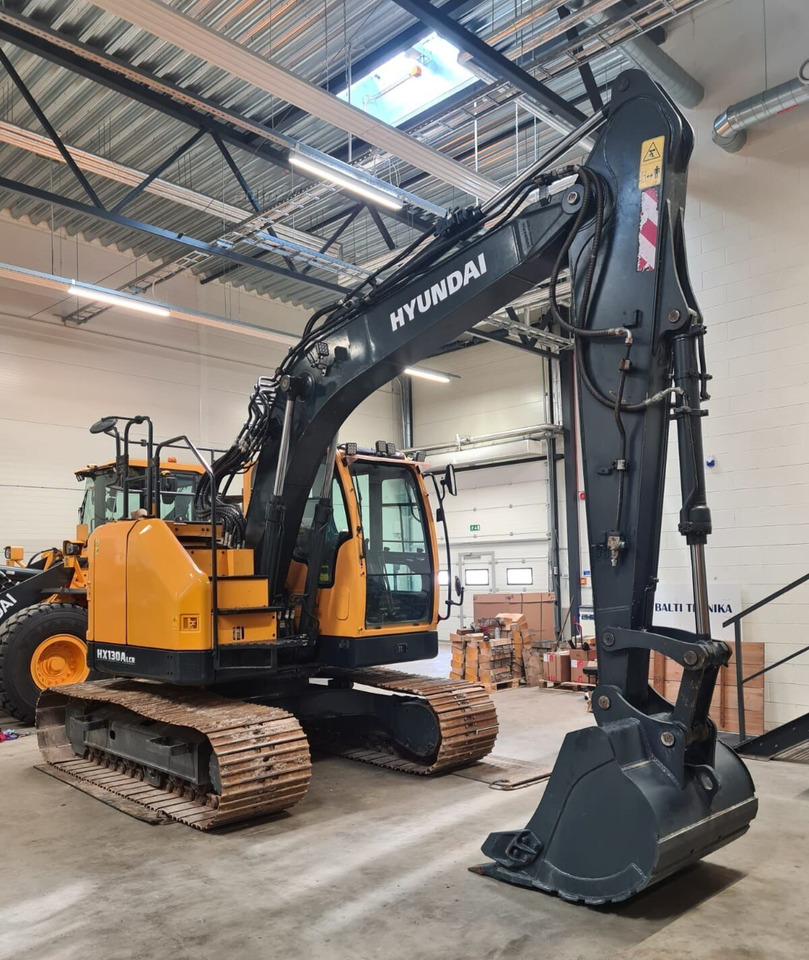 HYUNDAI HX130ALCR - Pelle sur chenille: photos 4 HYUNDAI HX130ALCR - Pelle sur chenille: photos 4