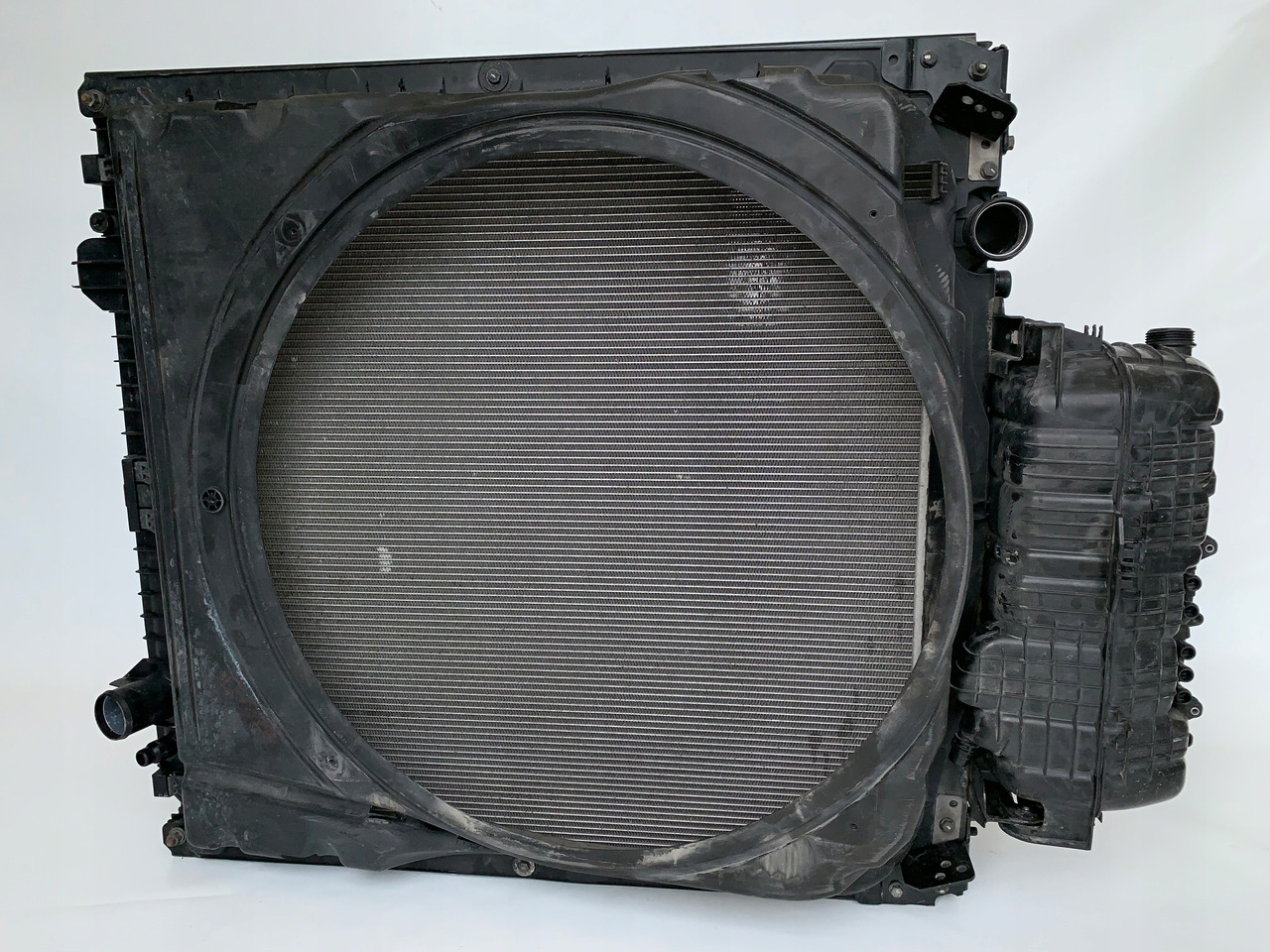 CHŁODNICA MAN TGX EURO 6 NR 1071 - Radiateur pour Camion: photos 1 CHŁODNICA MAN TGX EURO 6 NR 1071 - Radiateur pour Camion: photos 1