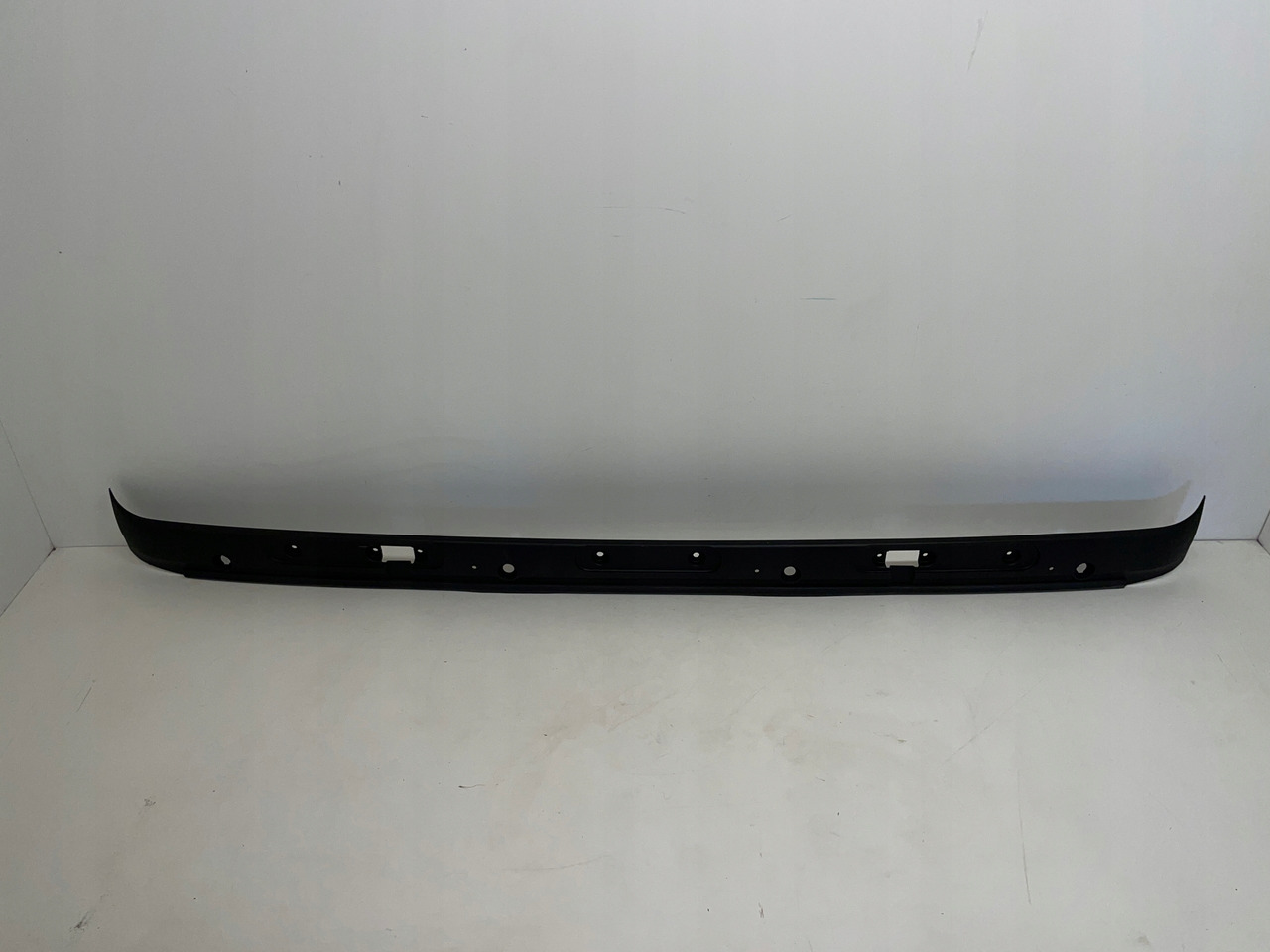 PODSZYBIE OSŁONA MASKOWNICA DAF 105 XF DAF 1665944 - Pare-brise pour Camion: photos 1 PODSZYBIE OSŁONA MASKOWNICA DAF 105 XF DAF 1665944 - Pare-brise pour Camion: photos 1