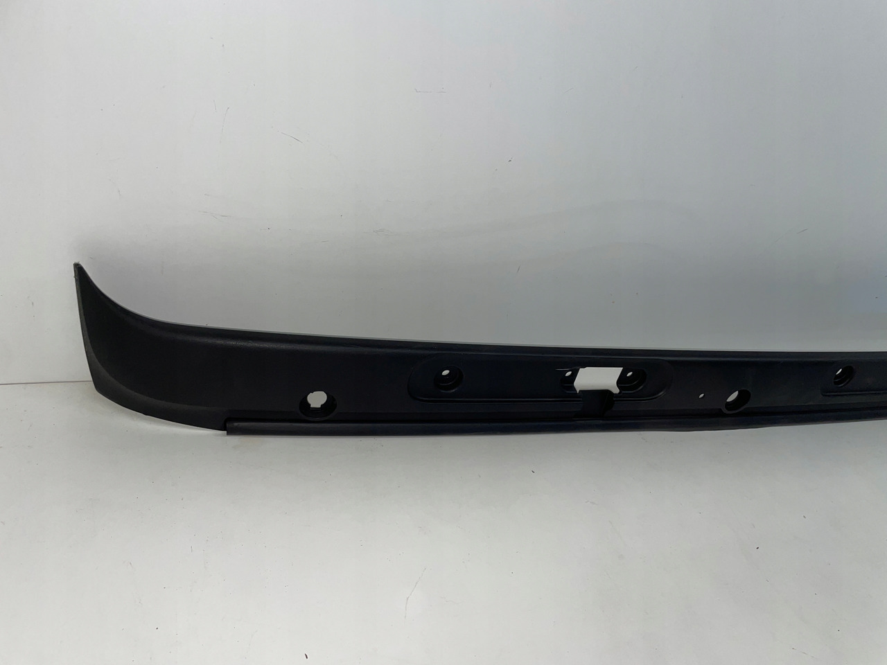 PODSZYBIE OSŁONA MASKOWNICA DAF 105 XF DAF 1665944 - Pare-brise pour Camion: photos 2 PODSZYBIE OSŁONA MASKOWNICA DAF 105 XF DAF 1665944 - Pare-brise pour Camion: photos 2