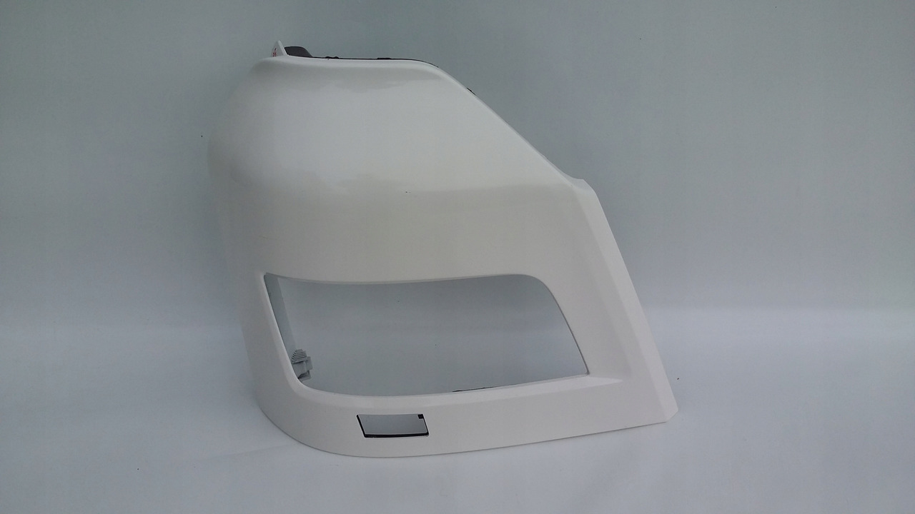 PRAWA OSŁONA REFLEKTORA NA XENON MAN TGX EURO 6 - Pare-chocs pour Camion: photos 1 PRAWA OSŁONA REFLEKTORA NA XENON MAN TGX EURO 6 - Pare-chocs pour Camion: photos 1