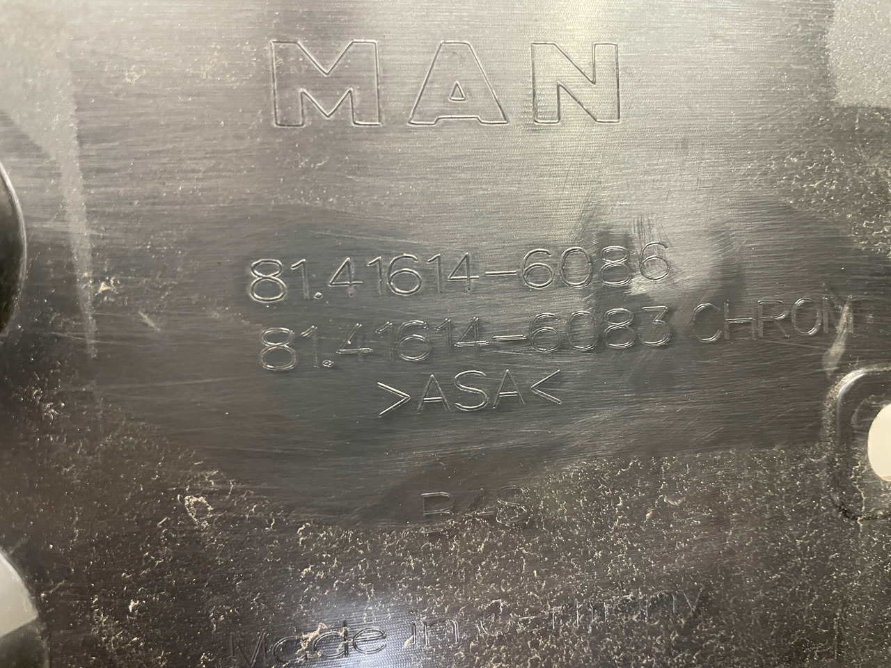 ŚRODKOWY GRILL CHROM ZDERZAKA MAN TGS TG3 TGS 3 ATRAPA 81416146086 - Calandre pour Camion: photos 5 ŚRODKOWY GRILL CHROM ZDERZAKA MAN TGS TG3 TGS 3 ATRAPA 81416146086 - Calandre pour Camion: photos 5