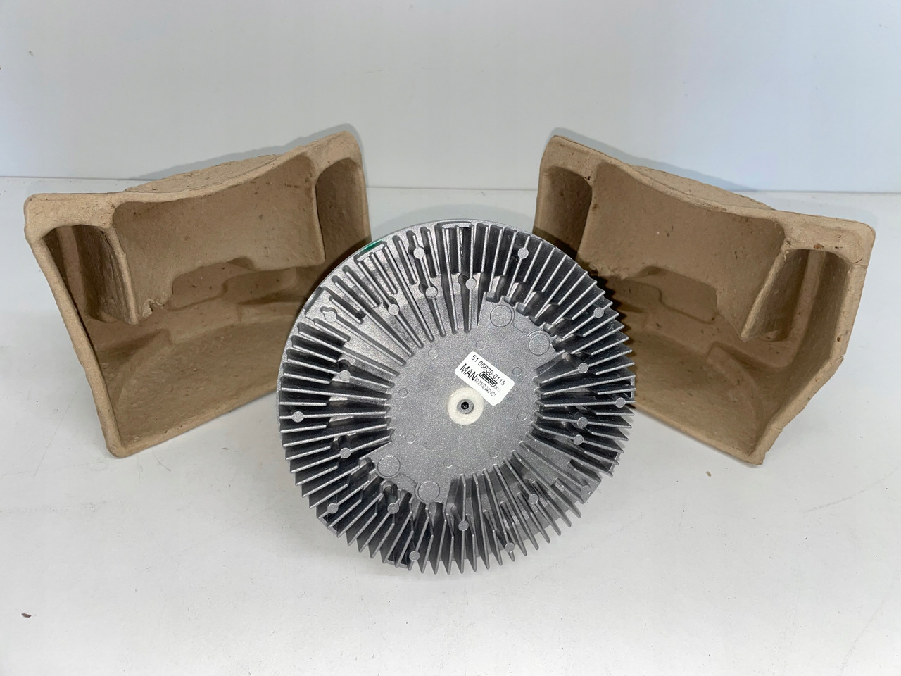 WISKOZA SPRZĘGŁO WISKOTYCZNE MAN TGA D28 - Ventilateur: photos 1 WISKOZA SPRZĘGŁO WISKOTYCZNE MAN TGA D28 - Ventilateur: photos 1