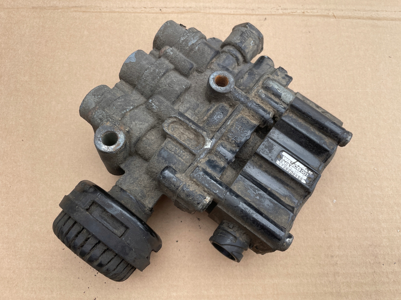 ZAWÓR PODUSZEK ECAS MAN TGA TGX TGS 4729000550 - Suspension pneumatique pour Camion: photos 2 ZAWÓR PODUSZEK ECAS MAN TGA TGX TGS 4729000550 - Suspension pneumatique pour Camion: photos 2