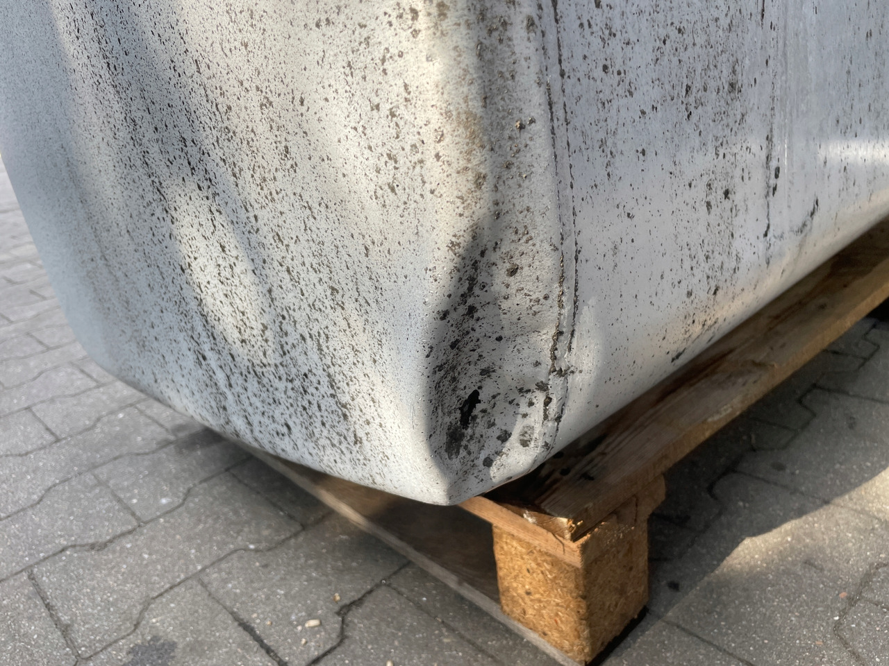 Réservoir de carburant pour Camion ZBIORNIK PALIWA 400L MAN, SCANIA, VOLVO, MERCEDES ,IVECO 02922400: photos 6 Réservoir de carburant pour Camion ZBIORNIK PALIWA 400L MAN, SCANIA, VOLVO, MERCEDES ,IVECO 02922400: photos 6