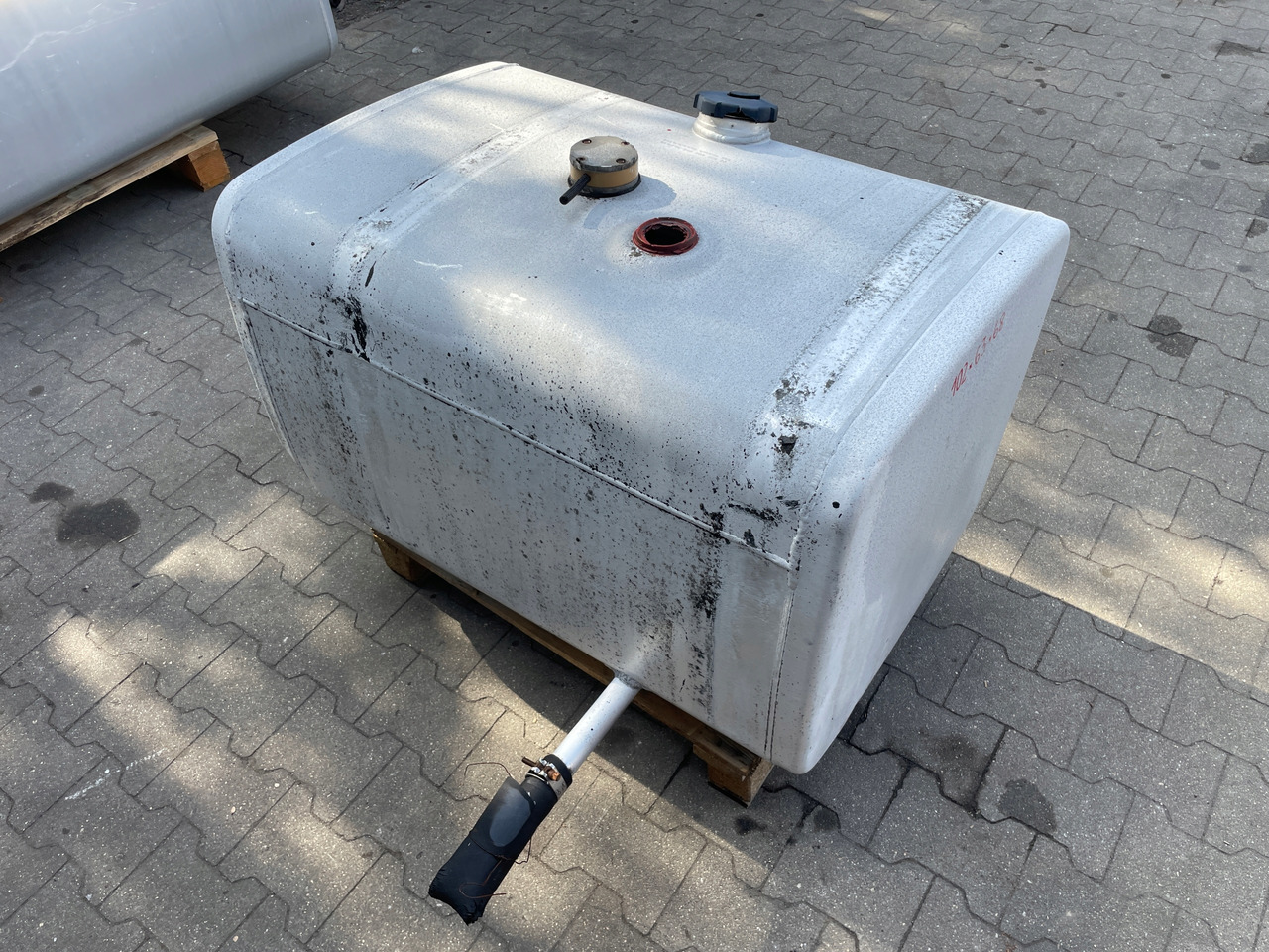 Réservoir de carburant pour Camion ZBIORNIK PALIWA 400L MAN, SCANIA, VOLVO, MERCEDES ,IVECO 02922400: photos 7 Réservoir de carburant pour Camion ZBIORNIK PALIWA 400L MAN, SCANIA, VOLVO, MERCEDES ,IVECO 02922400: photos 7