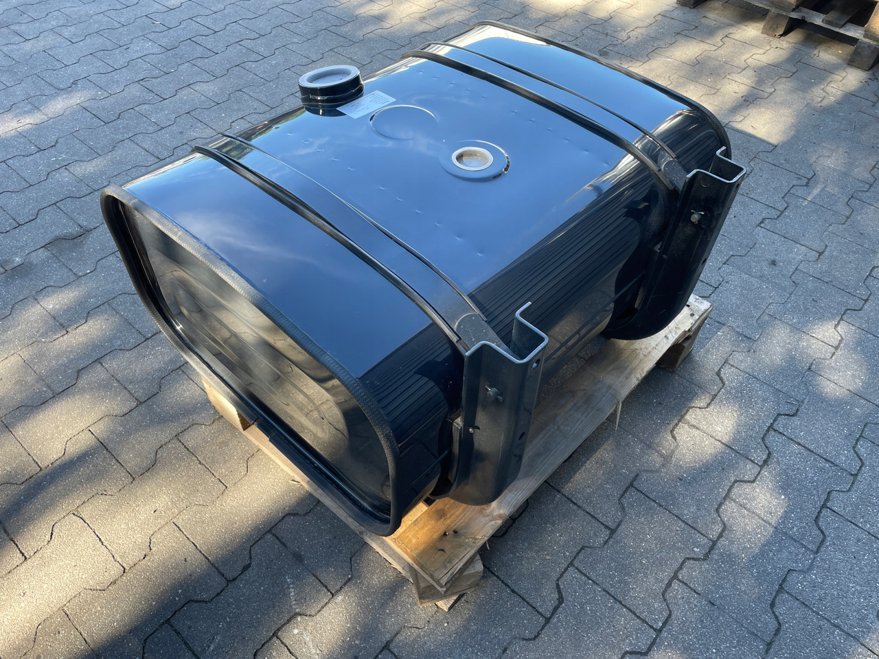 ZBIORNIK PALIWA MAN 150 L , L2000 TGL TGM 81122015818 - NOWY - - Réservoir de carburant pour Camion: photos 5 ZBIORNIK PALIWA MAN 150 L , L2000 TGL TGM 81122015818 - NOWY - - Réservoir de carburant pour Camion: photos 5