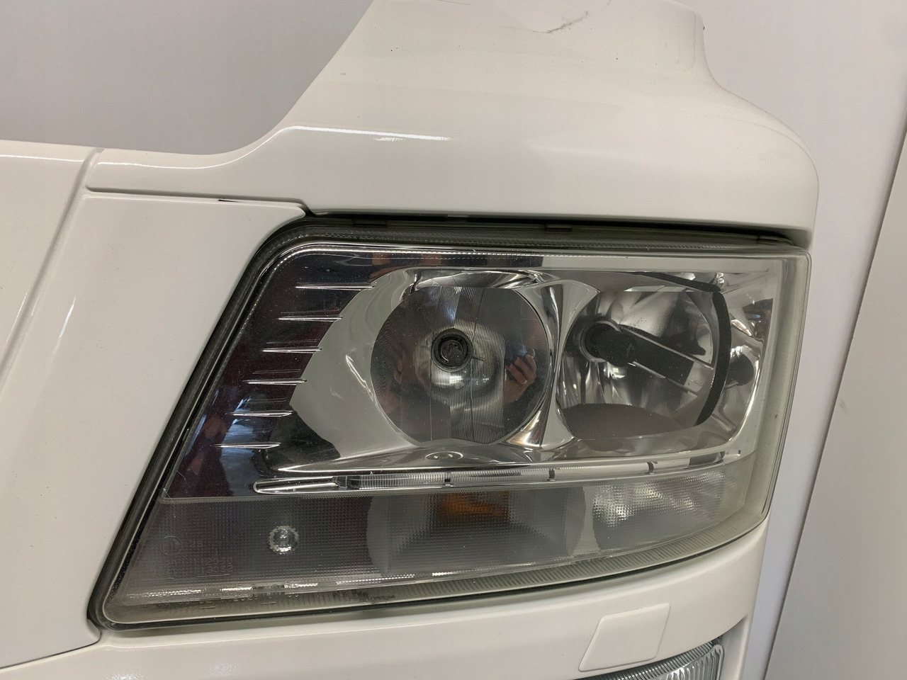 ZDERZAK XENON MAN TGS - Pare-chocs pour Camion: photos 2 ZDERZAK XENON MAN TGS - Pare-chocs pour Camion: photos 2