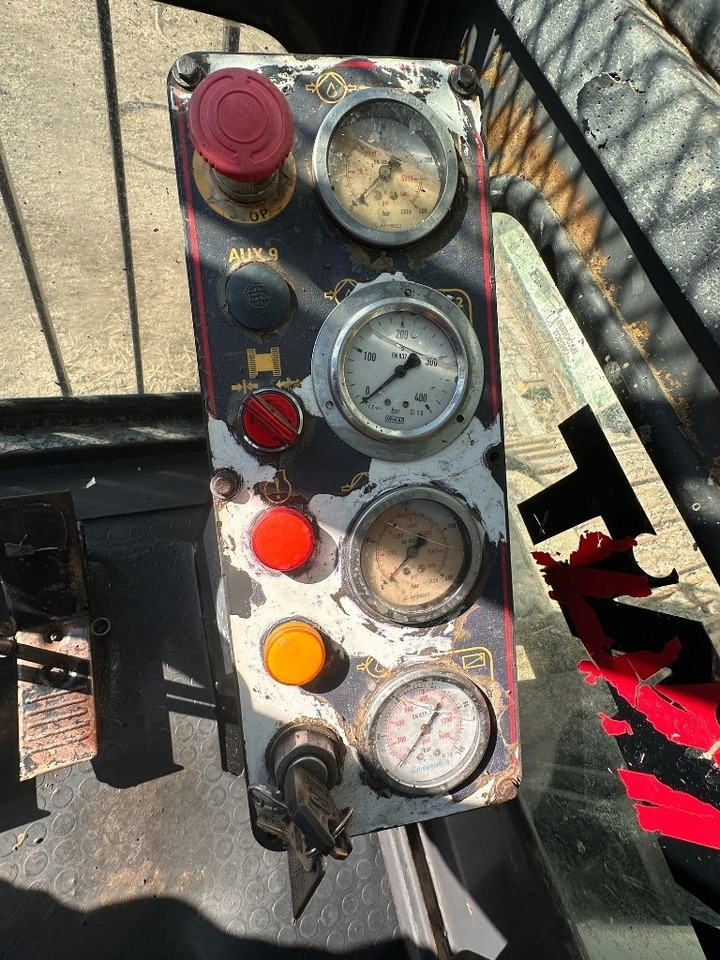 Mait HR 120 - Mât de battage: photos 4 Mait HR 120 - Mât de battage: photos 4