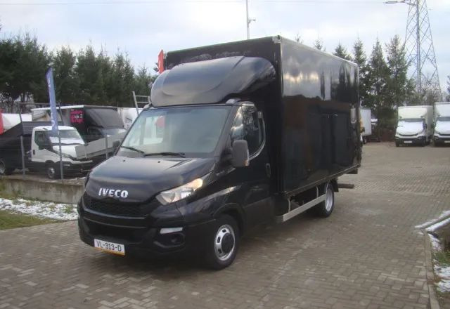 Iveco DAILY 35 C 15 3.0TDI FIRANA Z PRAWEJ STRONY 3.5T DMC WINDA - Fourgon grand volume: photos 1 Iveco DAILY 35 C 15 3.0TDI FIRANA Z PRAWEJ STRONY 3.5T DMC WINDA - Fourgon grand volume: photos 1