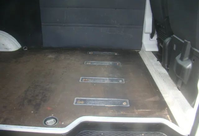 Fourgon utilitaire Iveco DAILY 35 S 16 REJESTRACJA NA 6-OSÓB SUPER NA KAMPERA: photos 11 Fourgon utilitaire Iveco DAILY 35 S 16 REJESTRACJA NA 6-OSÓB SUPER NA KAMPERA: photos 11