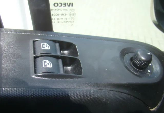 Fourgon utilitaire Iveco DAILY 35 S 16 REJESTRACJA NA 6-OSÓB SUPER NA KAMPERA: photos 19 Fourgon utilitaire Iveco DAILY 35 S 16 REJESTRACJA NA 6-OSÓB SUPER NA KAMPERA: photos 19