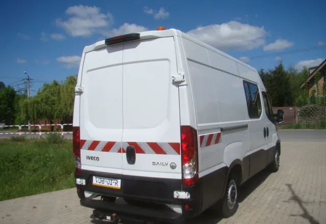 Fourgon utilitaire Iveco DAILY 35 S 16 REJESTRACJA NA 6-OSÓB SUPER NA KAMPERA: photos 6 Fourgon utilitaire Iveco DAILY 35 S 16 REJESTRACJA NA 6-OSÓB SUPER NA KAMPERA: photos 6