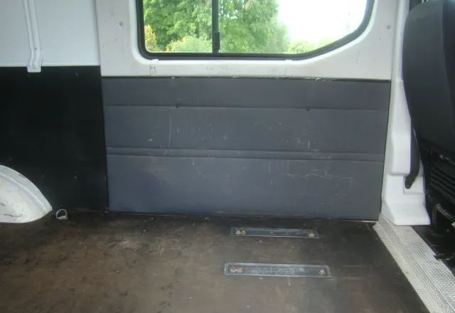 Fourgon utilitaire Iveco DAILY 35 S 16 REJESTRACJA NA 6-OSÓB SUPER NA KAMPERA: photos 12 Fourgon utilitaire Iveco DAILY 35 S 16 REJESTRACJA NA 6-OSÓB SUPER NA KAMPERA: photos 12