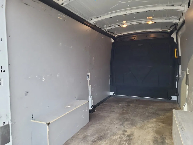 Ford Transit - Fourgon utilitaire: photos 4 Ford Transit - Fourgon utilitaire: photos 4