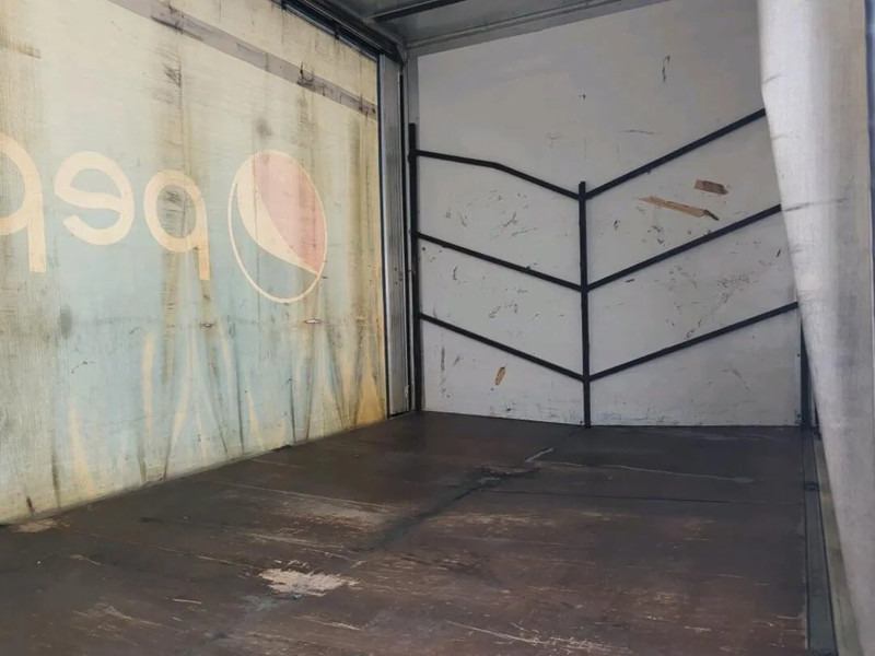 Mitsubishi Fuso Fuso - Camion fourgon: photos 5 Mitsubishi Fuso Fuso - Camion fourgon: photos 5