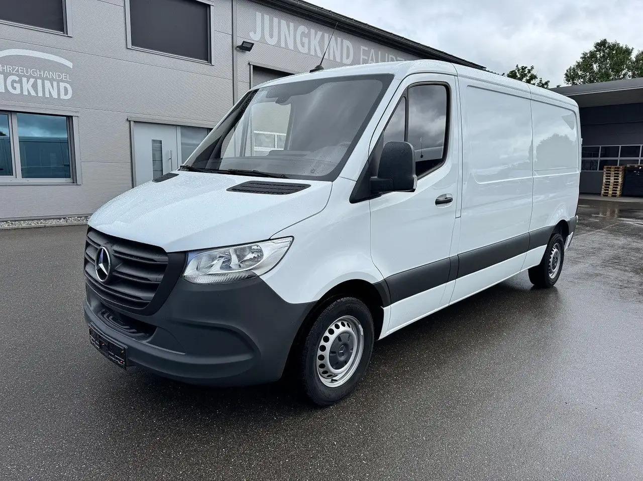 Mercedes-Benz Sprinter 215 CDI Flach Lang Klima FWD - Fourgon utilitaire: photos 1 Mercedes-Benz Sprinter 215 CDI Flach Lang Klima FWD - Fourgon utilitaire: photos 1