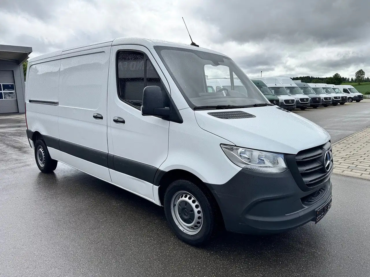 Mercedes-Benz Sprinter 215 CDI Flach Lang Klima FWD - Fourgon utilitaire: photos 2 Mercedes-Benz Sprinter 215 CDI Flach Lang Klima FWD - Fourgon utilitaire: photos 2