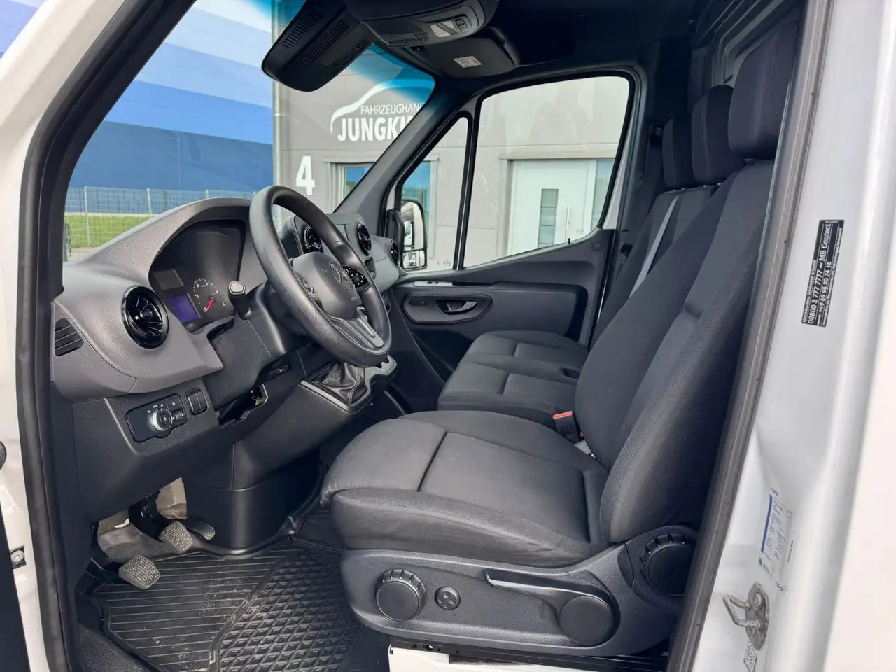 Mercedes-Benz Sprinter 317 CDI Lang Hoch Klima MBUX AHK - Fourgon utilitaire: photos 4 Mercedes-Benz Sprinter 317 CDI Lang Hoch Klima MBUX AHK - Fourgon utilitaire: photos 4