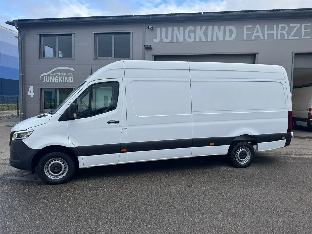 Mercedes-Benz Sprinter 317 CDI Maxi Lang LED MBUX Klima - Fourgon utilitaire: photos 1 Mercedes-Benz Sprinter 317 CDI Maxi Lang LED MBUX Klima - Fourgon utilitaire: photos 1