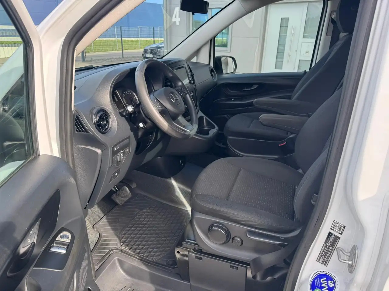 Mercedes-Benz Vito 116 CDI Mixto 4x4 Allrad Extralang - Fourgon utilitaire: photos 5 Mercedes-Benz Vito 116 CDI Mixto 4x4 Allrad Extralang - Fourgon utilitaire: photos 5