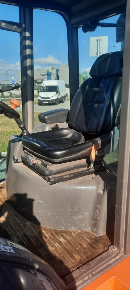 Chariot élévateur diesel AUSA C350HX 4 Closed Cabin All Wheel Drive: photos 8