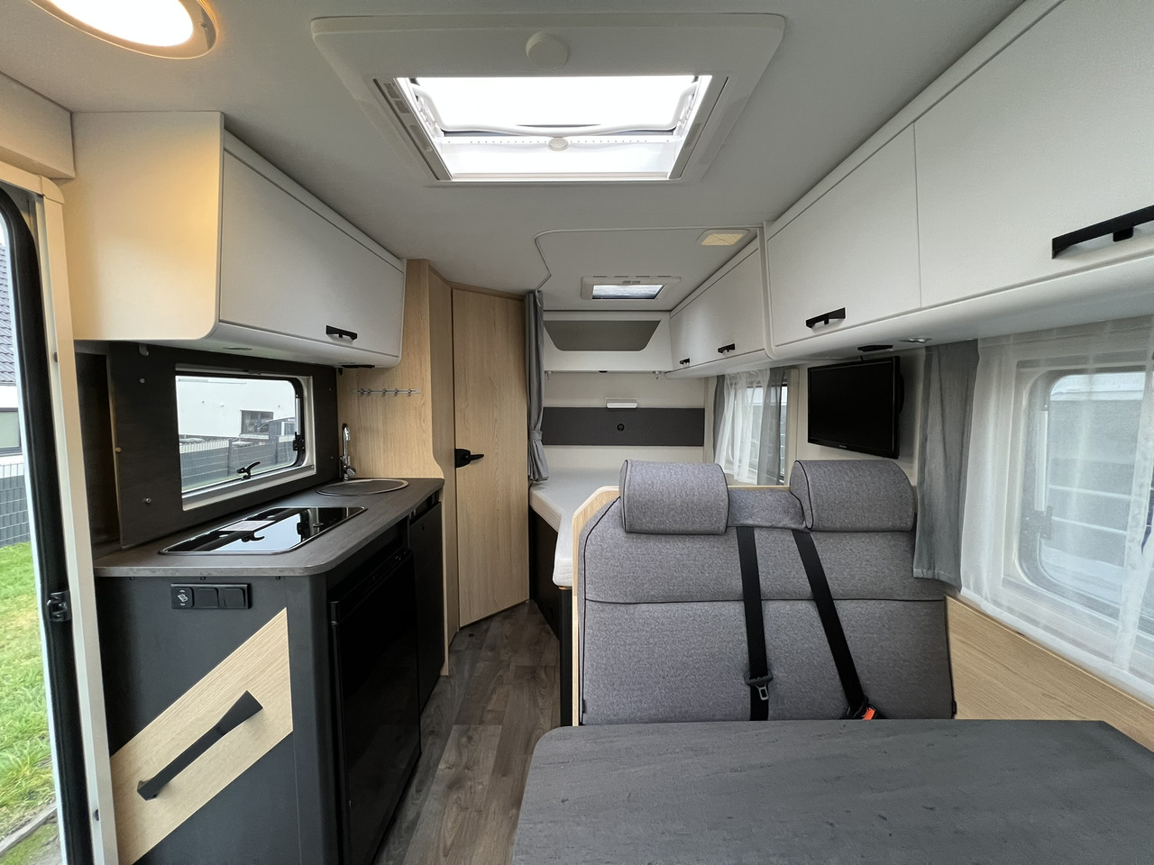 SUNLIGHT T 58 - Camping-car profilé: photos 4 SUNLIGHT T 58 - Camping-car profilé: photos 4