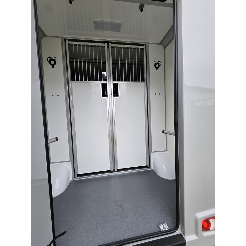 Opel Movano AKX by Stephex en leasing occasion Opel Movano AKX by Stephex: photos 12 Opel Movano AKX by Stephex en leasing occasion Opel Movano AKX by Stephex: photos 12