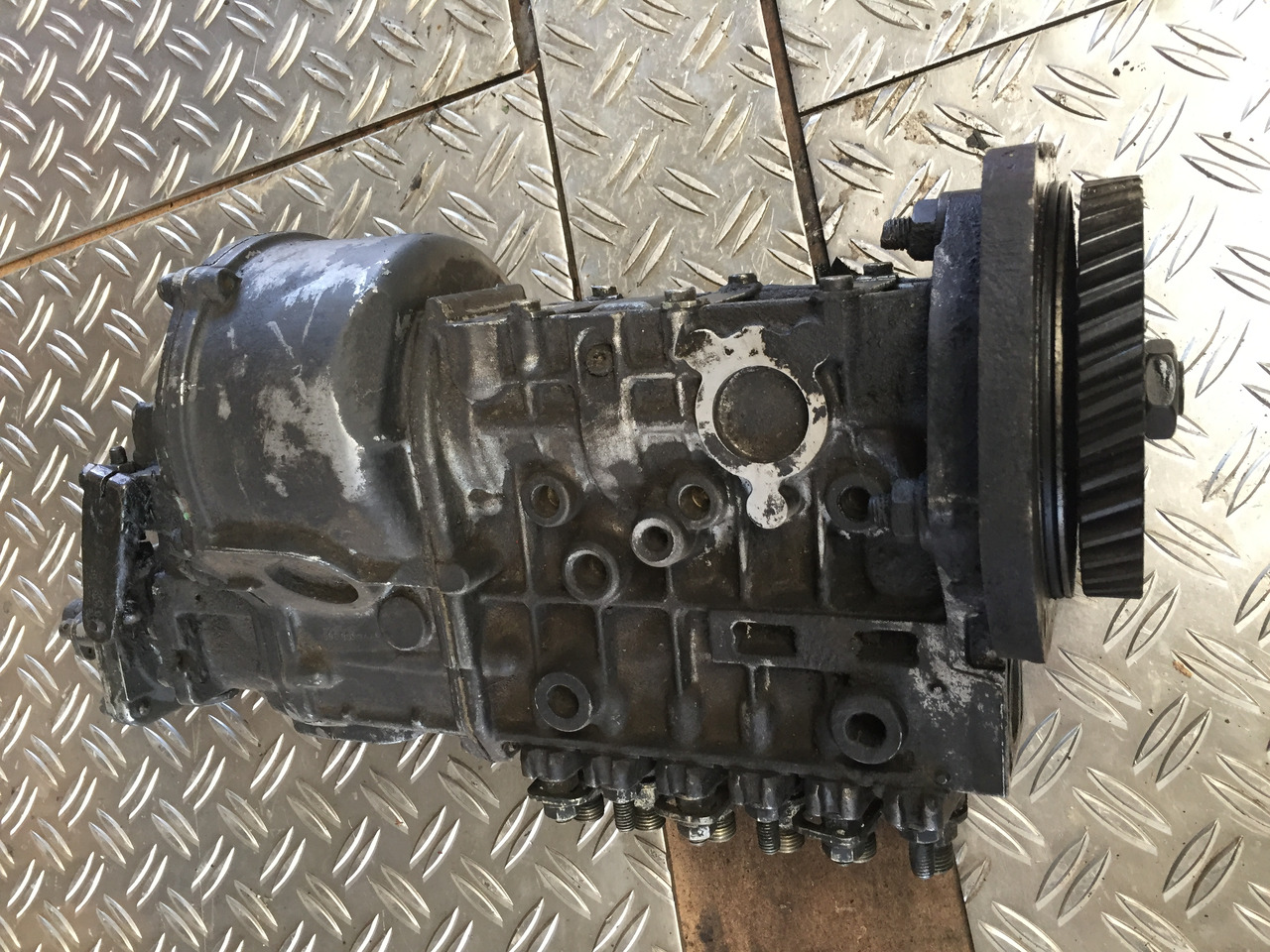 Pompe à carburant pour Camion Gebrauchte Einspritzpumpe DB, Bosch - Nr. : 99.9999 - 9999: photos 8 Pompe à carburant pour Camion Gebrauchte Einspritzpumpe DB, Bosch - Nr. : 99.9999 - 9999: photos 8